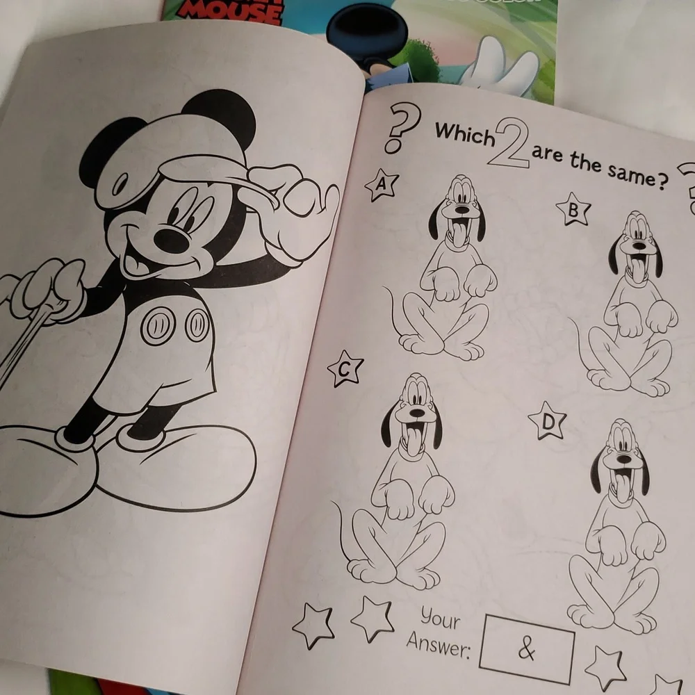 Mickey Mouse Coloring and‎ Activity Book Set